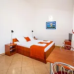 Prkacin 2 * Starigrad Paklenica