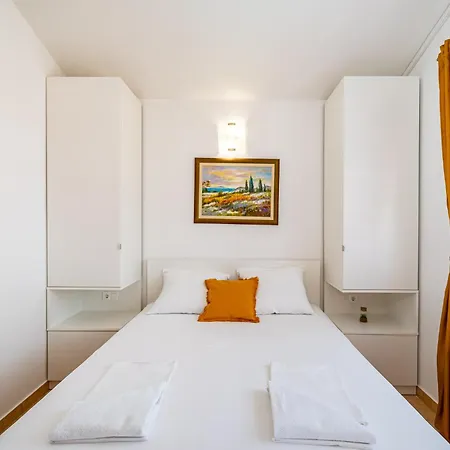 Prkacin 2 Apartment Starigrad Paklenica