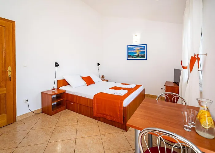 Prkacin 2 * Стариград-Пакленица