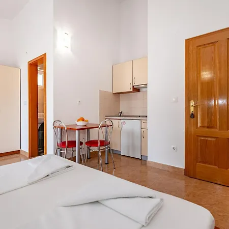 Prkacin 2 Starigrad Paklenica