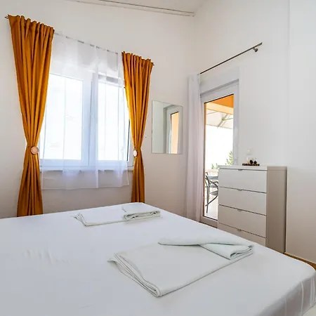 Prkacin 2 * Starigrad Paklenica