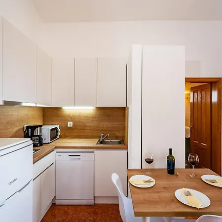 Prkacin 2 * Starigrad Paklenica