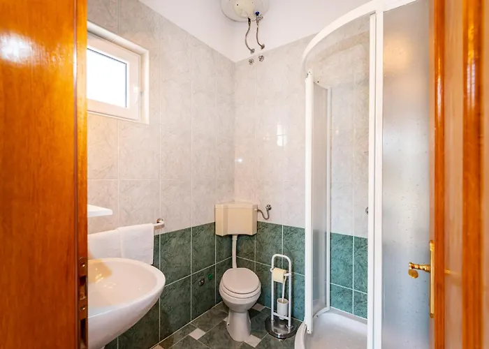 Prkacin 2 * Starigrad Paklenica