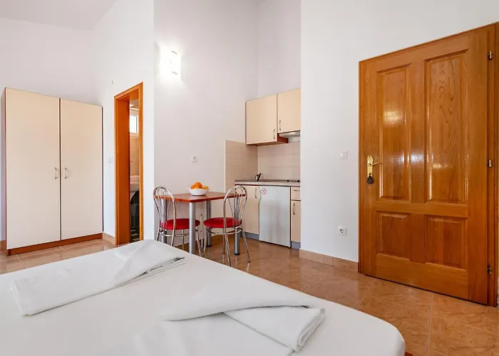 Prkacin 2 Starigrad Paklenica
